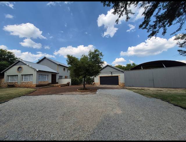 4 BEDROOM HOUSE FOR SALE IN WALKERVILLE MANOR